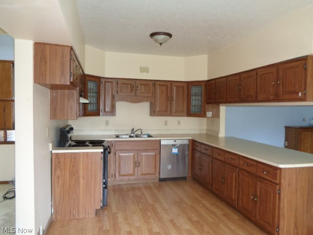 10136 Fair Rd Strongsville, OH 44149 – photo 2