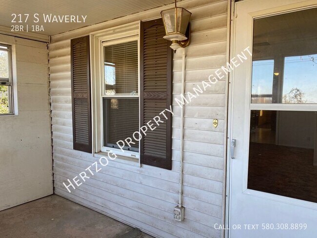 Foto del edificio - Cute 2 bedroom with a sun room!