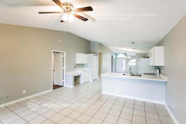 Building Photo - 2542 Country Golf Dr