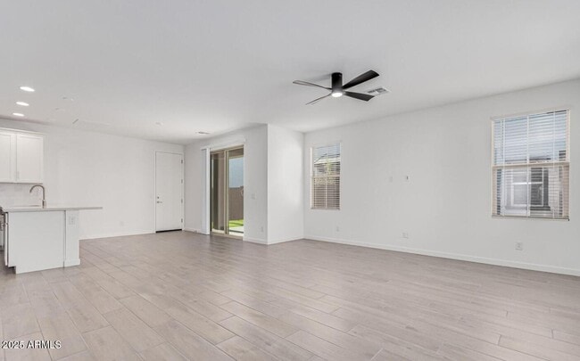 Foto del edificio - 25908 N 22nd Ln