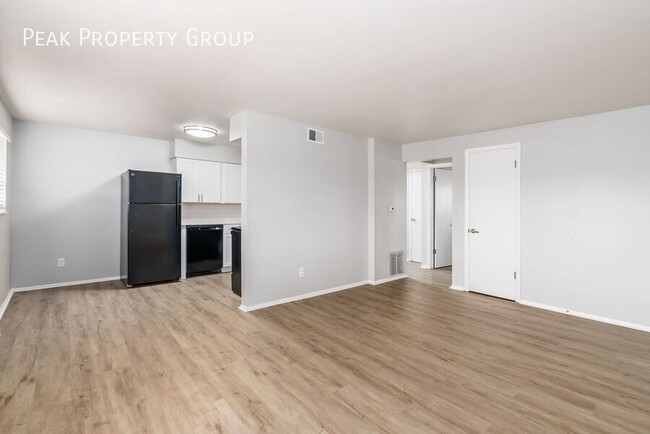 Building Photo - Available Now! 2 Bedroom Apartments Locate...