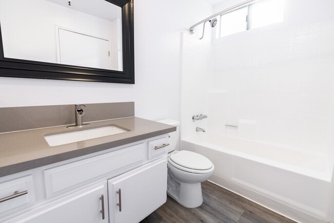 Interior Photo - 4378 Sepulveda Blvd