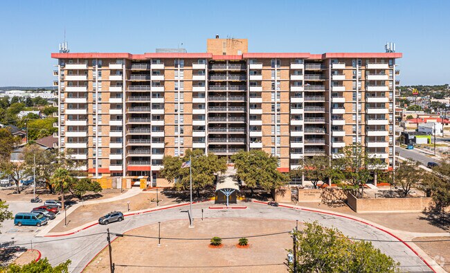 Foto del edificio - Villa Tranchese Apartments