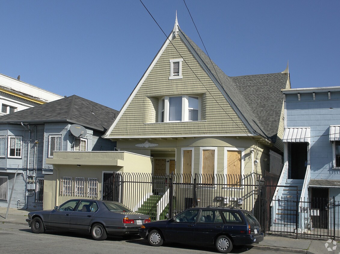Primary Photo - 1124-1128 34th St