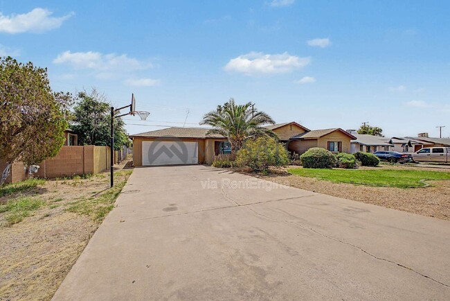 Photo - 1531 W 7th St House