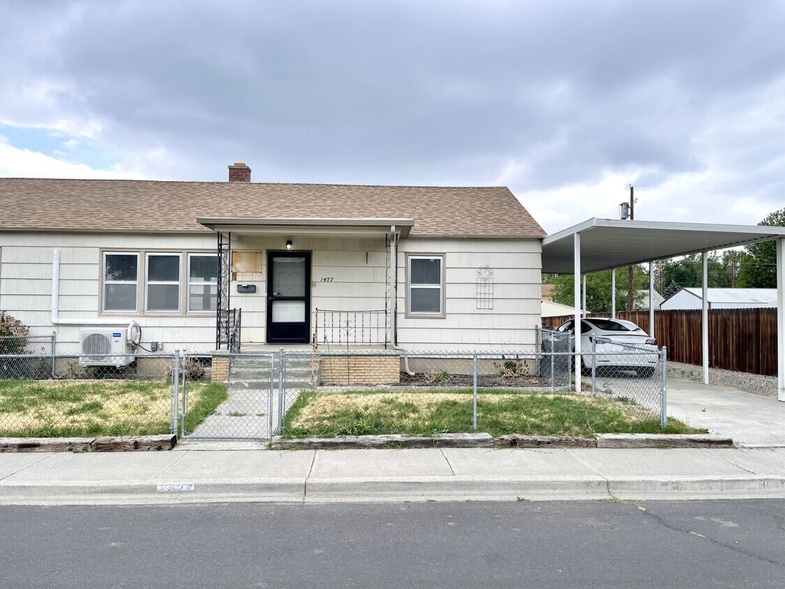 Primary Photo - 1427 Judson Ave