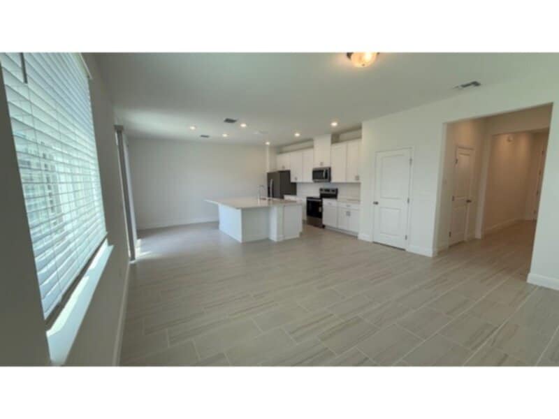 Building Photo - BRAND new 4 bedroom house with LOFT