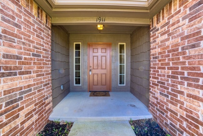 Building Photo - 3 Bed | Bath in Broken Arrow!