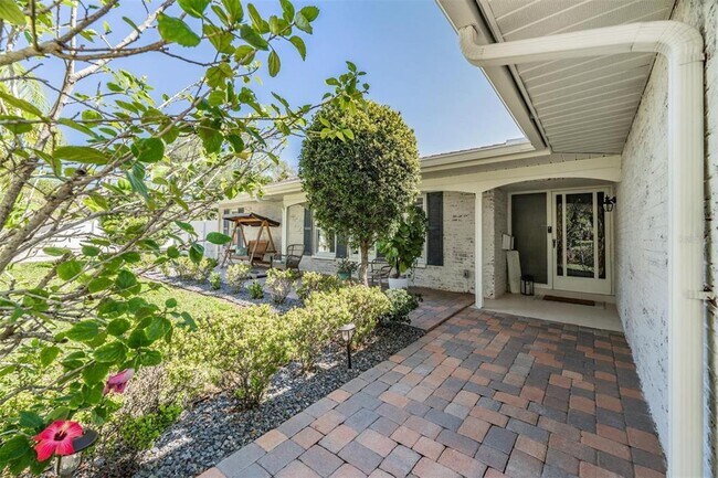 Foto del edificio - 1001 Grovewood Ct
