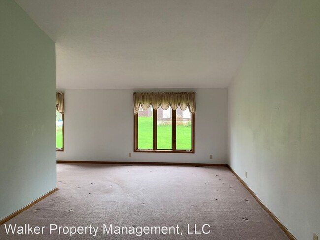 Foto del edificio - 3 br, 2 bath House - 2944 S. Paddock Rd.