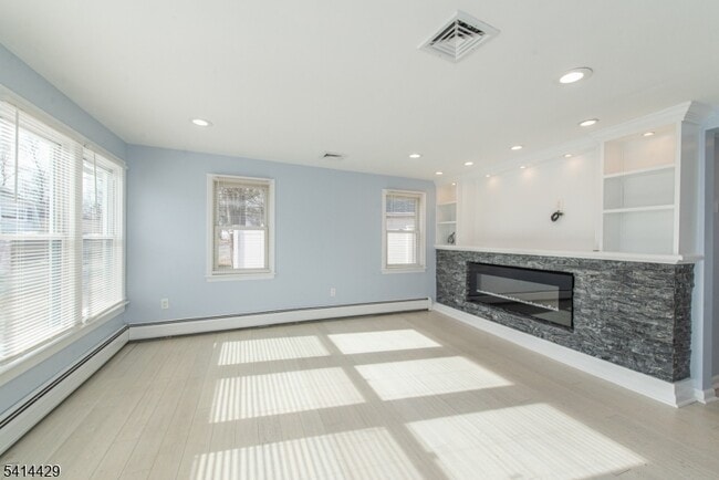 Building Photo - 315 Lake Shore Dr