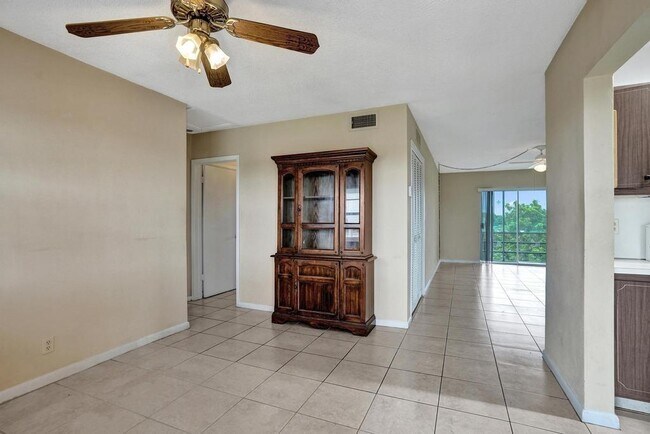 Foto del edificio - 4731 NW 10th Ct