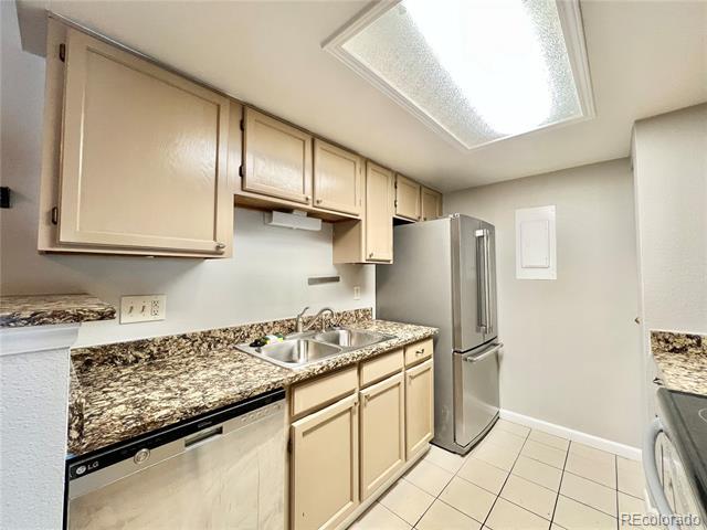 Foto del edificio - 8335 Fairmount Dr