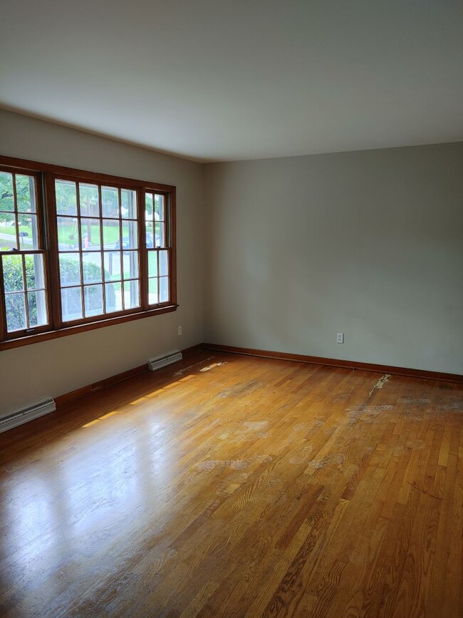 Foto del edificio - 4 Bedroom updated home for rent in Northwe...