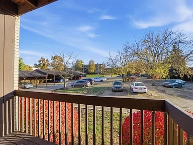 Foto del edificio - 2050 Woodtrail Dr