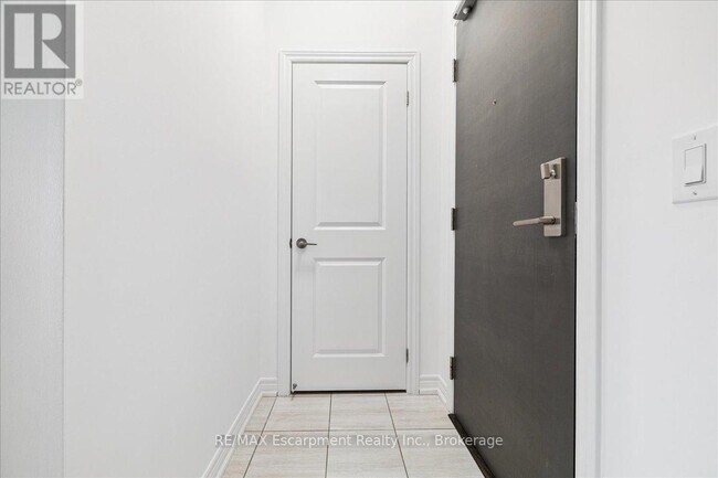 Photo du bâtiment - 2393 Bronte Rd