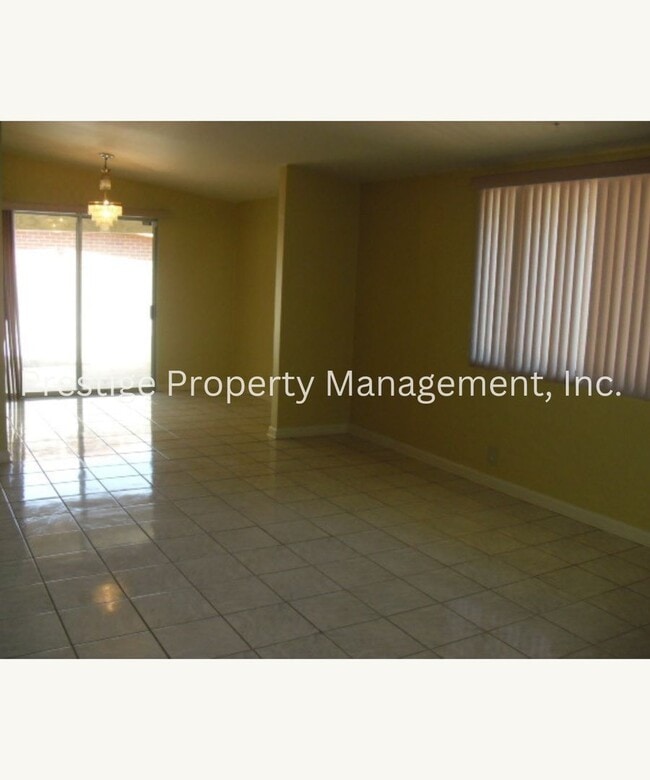Foto del edificio - Beautifully and Spacious East Side Home!