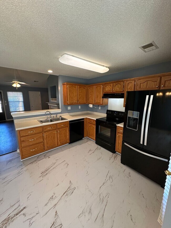 Foto del edificio - Olive Branch- 3 BR/2 BA Includes Lawn Main...