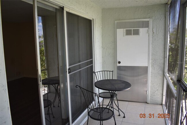 Foto del edificio - 229 S McMullen Booth Rd