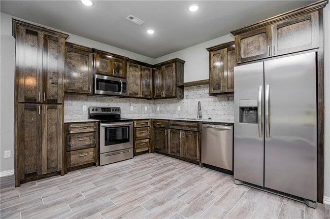 Building Photo - ***1903-B Azlin Place***