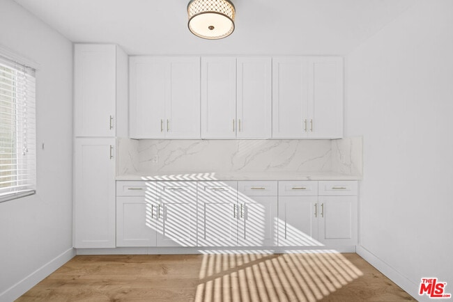 Foto del edificio - 7904 Topanga Canyon Blvd