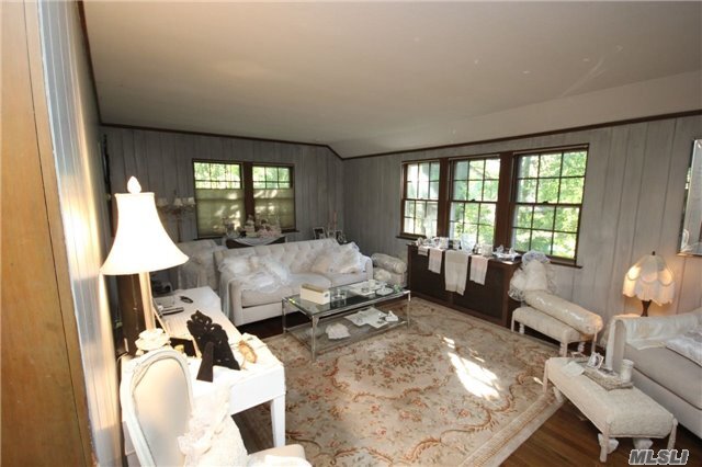 Building Photo - 255 Littleworth Ln