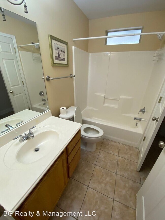 Building Photo - 3 br, 2 bath House - 106 Pebble Beach