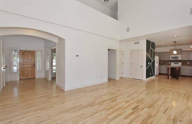 Building Photo - 4325 N McKinley Pk Ave
