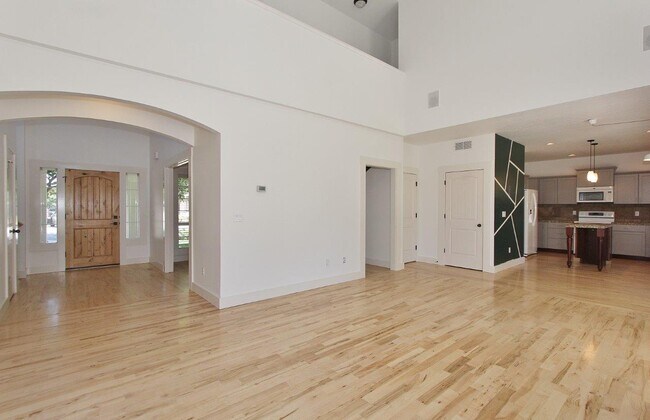 Foto del edificio - 4325 N McKinley Pk Ave