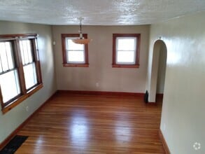 Building Photo - 299 Auburn St
