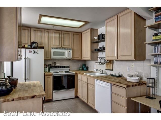 Building Photo - 3271 SW Avalon Way