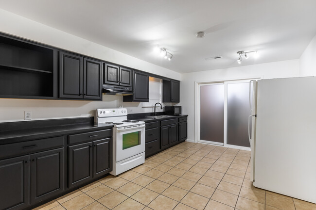 Modern Kitchen - 932 N Highland Ave