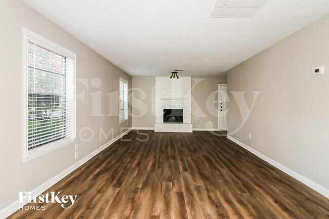 Foto del edificio - 2703 Shady Bayou Ln