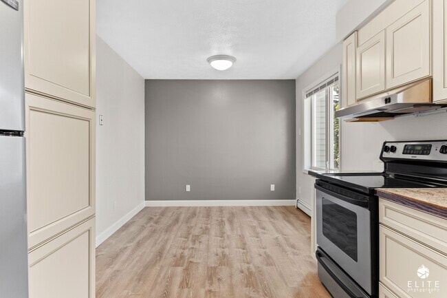 Photo - 1009 E 9th Ave Apartments