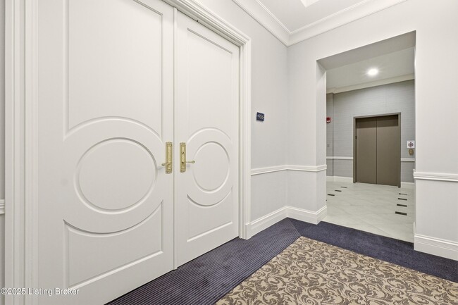 Foto del edificio - 6600 Seminary Woods Pl