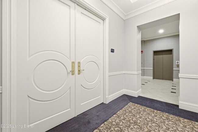 Building Photo - 6600 Seminary Woods Pl