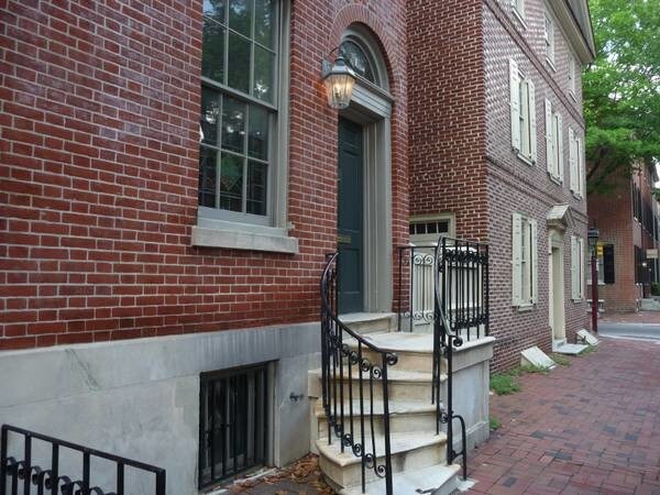 Primary Photo - 305 Pine St