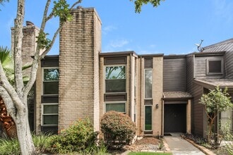 Building Photo - 2256 Gemini St