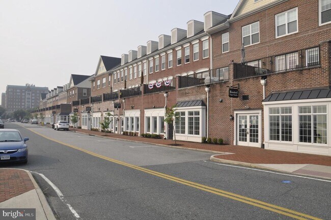 Building Photo - 743 Collington Ct
