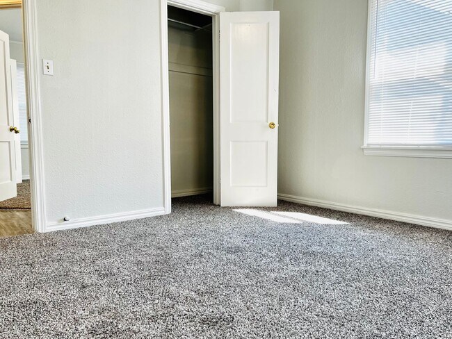 Foto del edificio - MOVE-IN SPECIAL: Cute 2BD 1BA Home w/ Bonu...