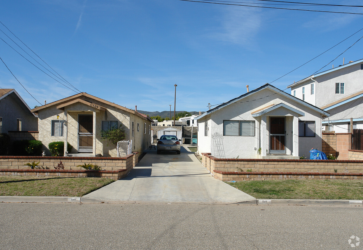 Primary Photo - 11369-11375 Aster St