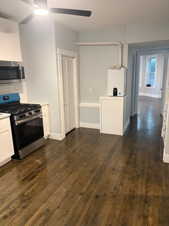 Foto del edificio - 2947 N Springfield Ave