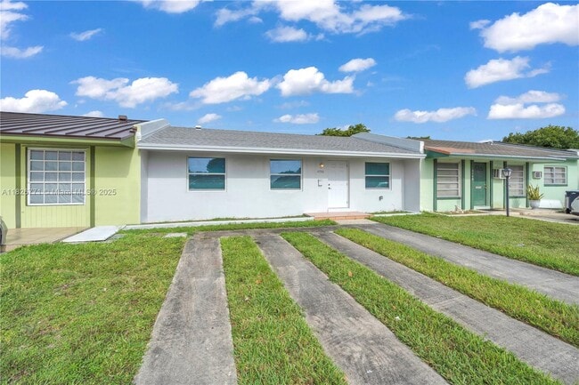 Building Photo - 4750 SW 131st Ave