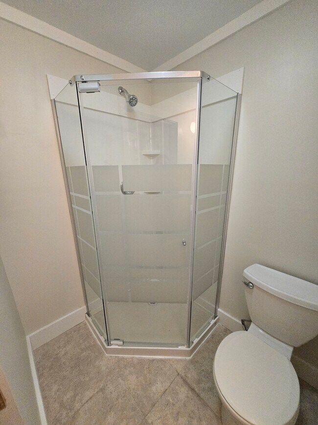 Baño - 523 E Buffalo St