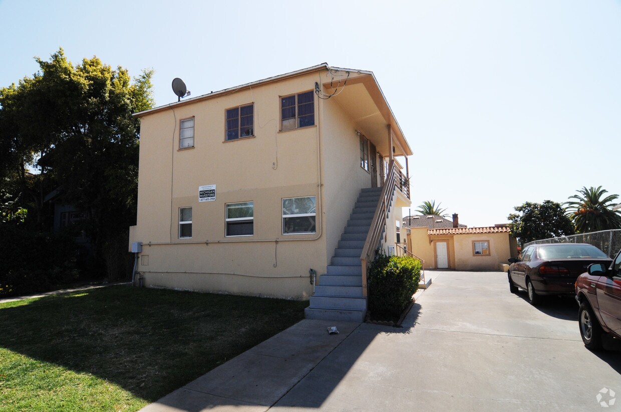 Primary Photo - 2555-2563 Broadway