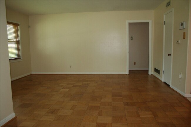 Foto del edificio - 7518 El Rancho St