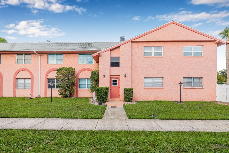 Photo - 252 SW Monroe Cir N