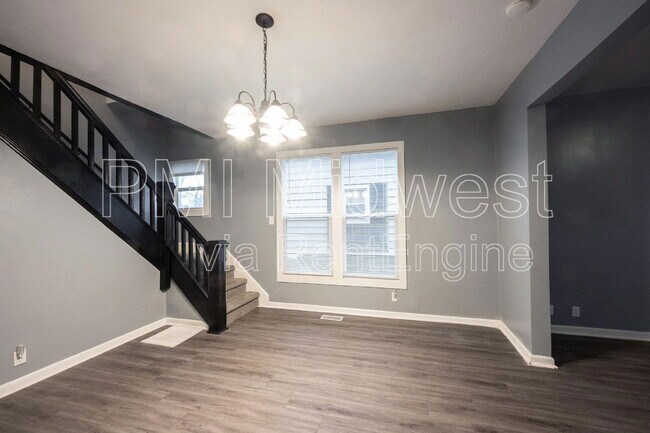 Foto del edificio - 642 N Parker Ave