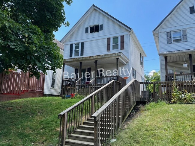 Building Photo - 629 Cottage St