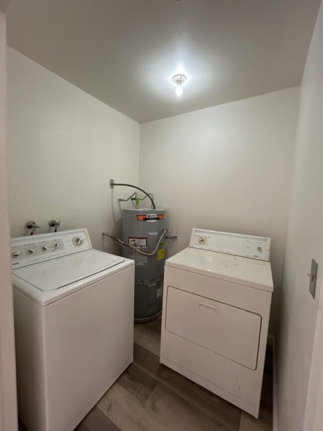 Foto del edificio - A stunning 2-bedroom, 1-bathroom rental pr...